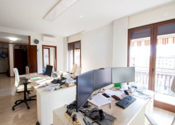 Foto 9 - Ufficio Piazza Vittorio Veneto
 
4, Magenta - foto 9