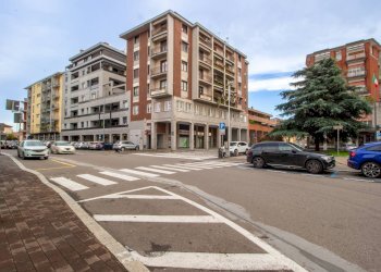 Foto 28 - Ufficio Piazza Vittorio Veneto
 
4, Magenta - foto 28