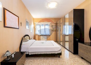 Camera / camera da letto - Quadrilocale Via Dei Papareschi
 
23, Roma - foto 11