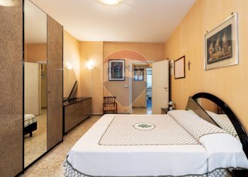 Camera / camera da letto - Quadrilocale Via Dei Papareschi
 
23, Roma - foto 14