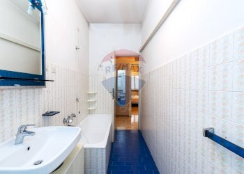 Bagno - Quadrilocale Via Dei Papareschi
 
23, Roma - foto 16