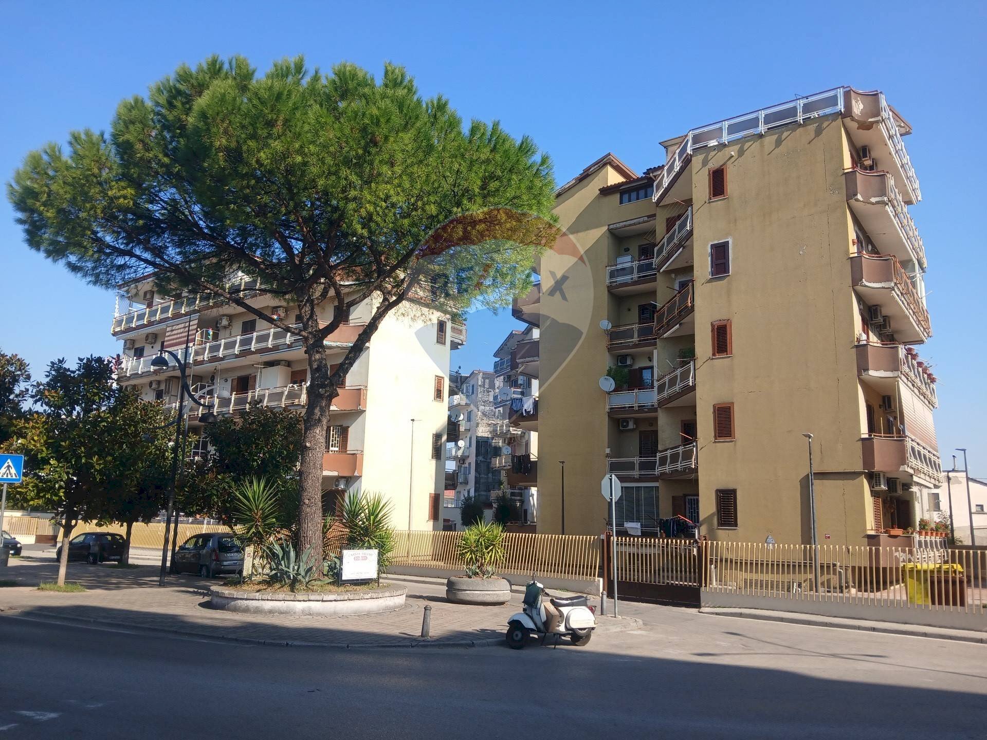 Edificio all\'aperto - Four-room apartment VIA ARMANDO VIRNICCHI
 
156, Casalnuovo di Napoli - photo 1