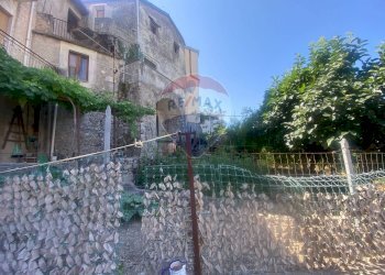 Edificio all\'aperto - Trilocale CORSO APPIO CLAUDIO VIA S.GENNARO
 
188 A, Itri - foto 1