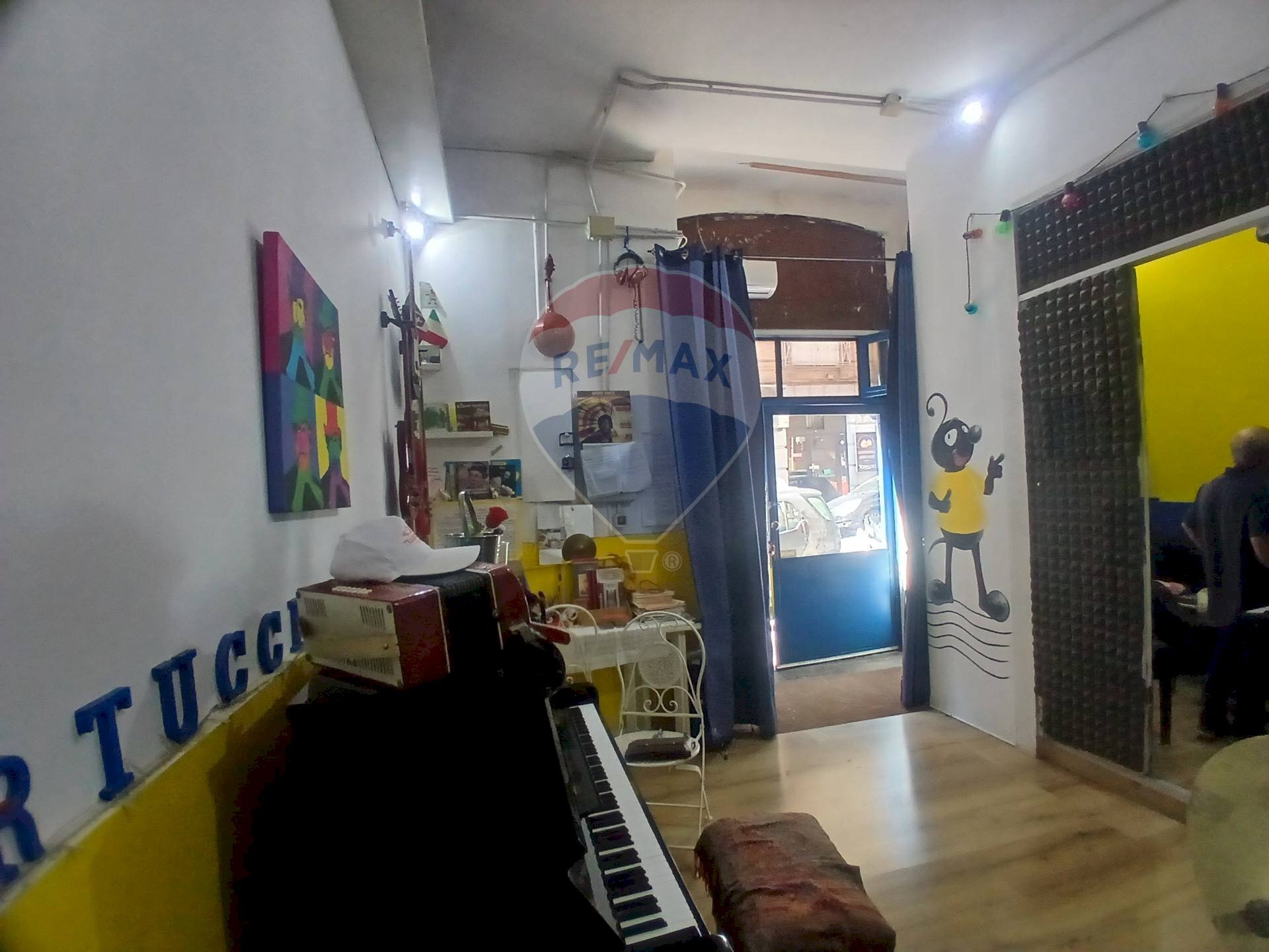 Camera / camera da letto - Monolocale VIA MARTUCCI
 
38, Napoli - foto 3