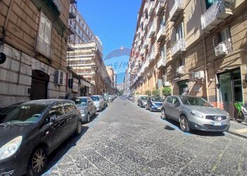 Edificio all\'aperto - Monolocale VIA MARTUCCI
 
38, Napoli - foto 2