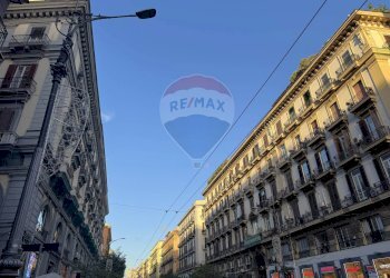 Edificio all\'aperto - Attività Commerciale Corso Umberto I, Napoli - foto 2