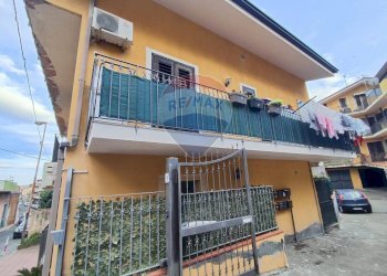 Edificio all\'aperto - Quadrilocale Via Scale Sant'Anna
 
70, Aci Catena - foto 1