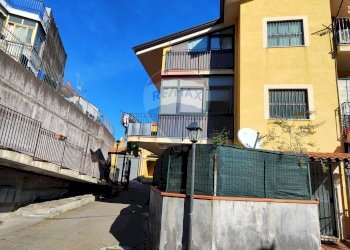 Edificio all\'aperto - Quadrilocale Via Scale Sant'Anna
 
70, Aci Catena - foto 15