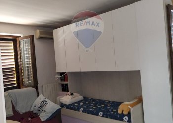 Camera / camera da letto - Quadrilocale Via Scale Sant'Anna
 
70, Aci Catena - foto 17