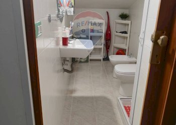 Bagno - Quadrilocale Via Scale Sant'Anna
 
70, Aci Catena - foto 19