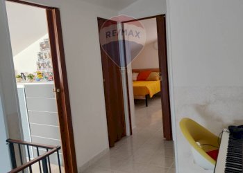 Hall / corridoio - Quadrilocale Via Scale Sant'Anna
 
70, Aci Catena - foto 28