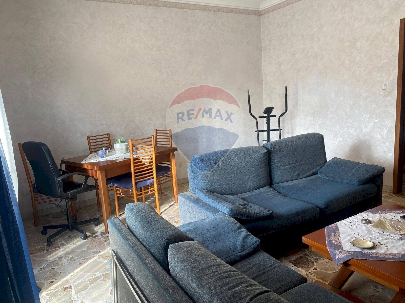 Sala da pranzo - Appartamento Viale Delle Medaglie D'oro
 
6/G, Catania - foto 3