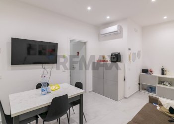 Sala da pranzo - Quadrilocale Via Asilo Sant'agata
 
74, Catania - foto 4