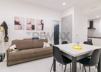 Sala da pranzo - Quadrilocale Via Asilo Sant'agata
 
74, Catania - foto 8