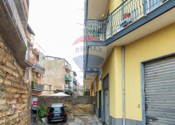 Edificio all\'aperto - Trilocale Via Dei Vespri
 
6, Misterbianco - foto 2