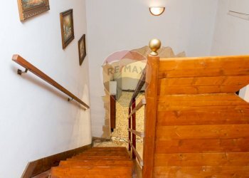 Scale - Trilocale Via Dei Vespri
 
6, Misterbianco - foto 18