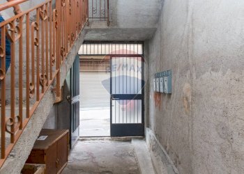 Scale - Trilocale Via Dei Vespri
 
6, Misterbianco - foto 26