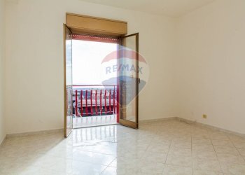 Stanza vuota - Quadrilocale Via Michelangelo Buonarroti
 
13, Aci Catena - foto 14