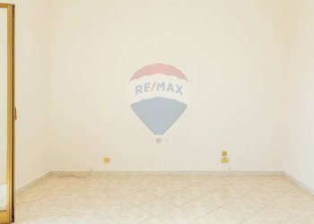 Stanza vuota - Quadrilocale Via Michelangelo Buonarroti
 
13, Aci Catena - foto 15