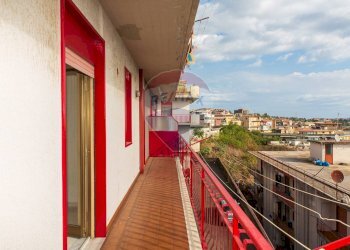 Balcone - Quadrilocale Via Michelangelo Buonarroti
 
13, Aci Catena - foto 29