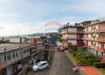 Edificio all\'aperto - Quadrilocale Via Michelangelo Buonarroti
 
13, Aci Catena - foto 31