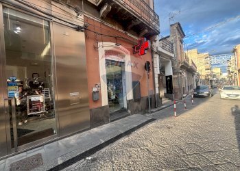 Edificio all\'aperto - Negozio vittorio emanuele
235, Santa Maria di Licodia - foto 3
