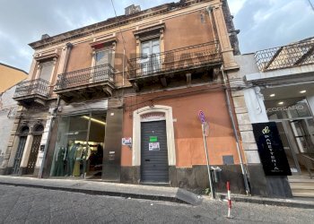 Edificio all\'aperto - Negozio vittorio emanuele
235, Santa Maria di Licodia - foto 1