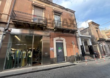 Edificio all\'aperto - Negozio vittorio emanuele
235, Santa Maria di Licodia - foto 2