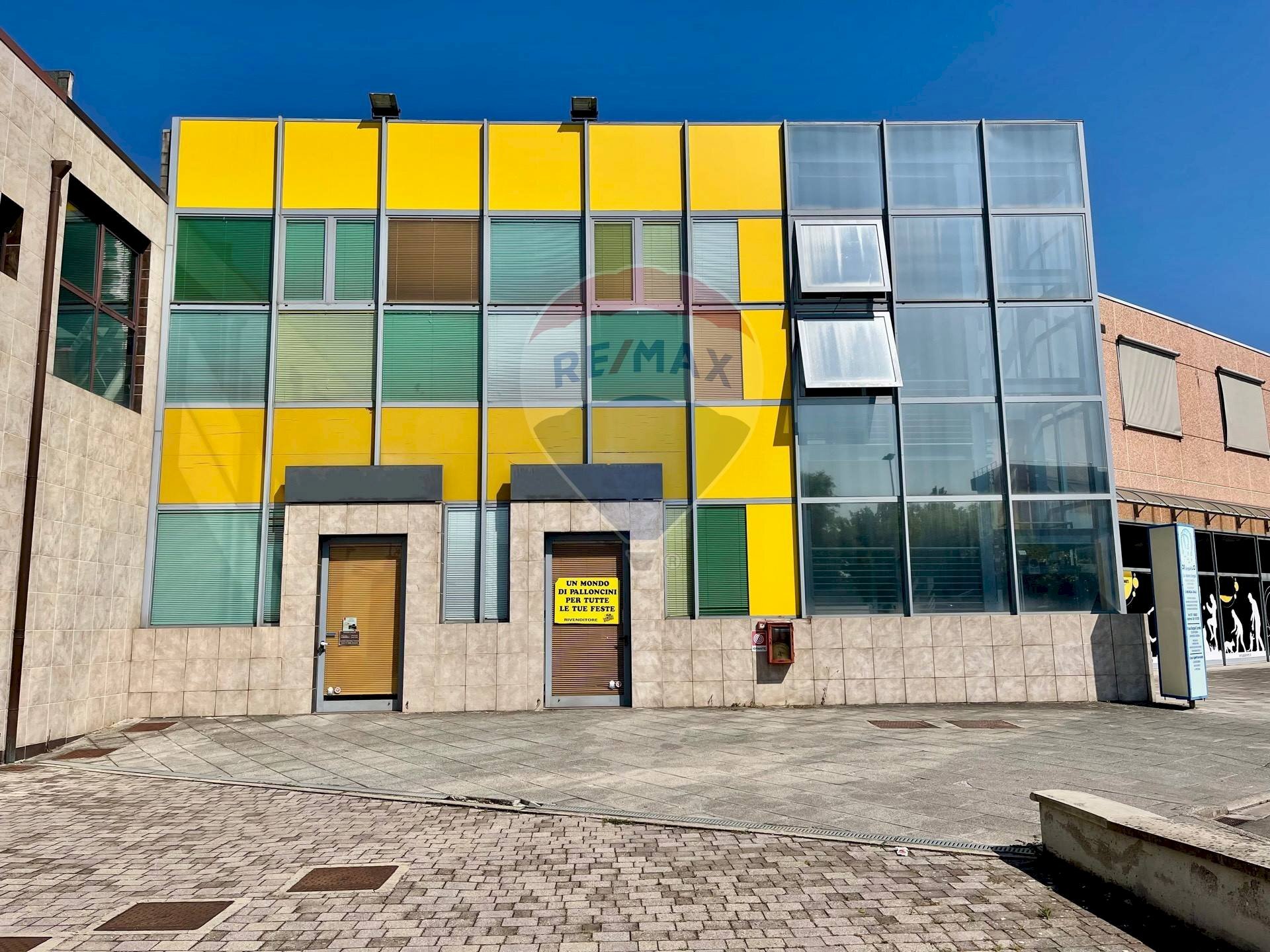 Foto 1 - Locale Commerciale Via Caduti sul lavoro
 
3, Vinci - foto 1