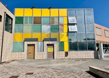 Foto 1 - Locale Commerciale Via Caduti sul lavoro
 
3, Vinci - foto 1