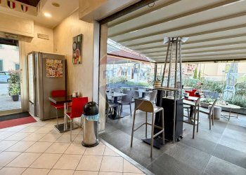 Sala da pranzo - Bar Tavola Calda - Fredda Via Raffaelo Sanzio
 
1, Empoli - foto 21