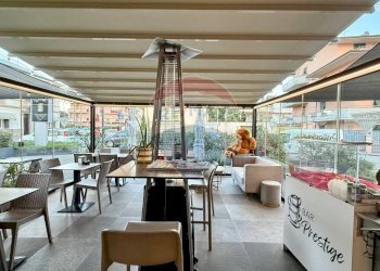 Sala da pranzo - Bar Tavola Calda - Fredda Via Raffaelo Sanzio
 
1, Empoli - foto 22