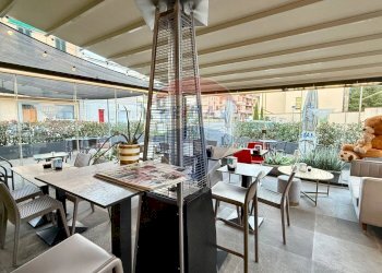 Sala da pranzo - Bar Tavola Calda - Fredda Via Raffaelo Sanzio
 
1, Empoli - foto 23