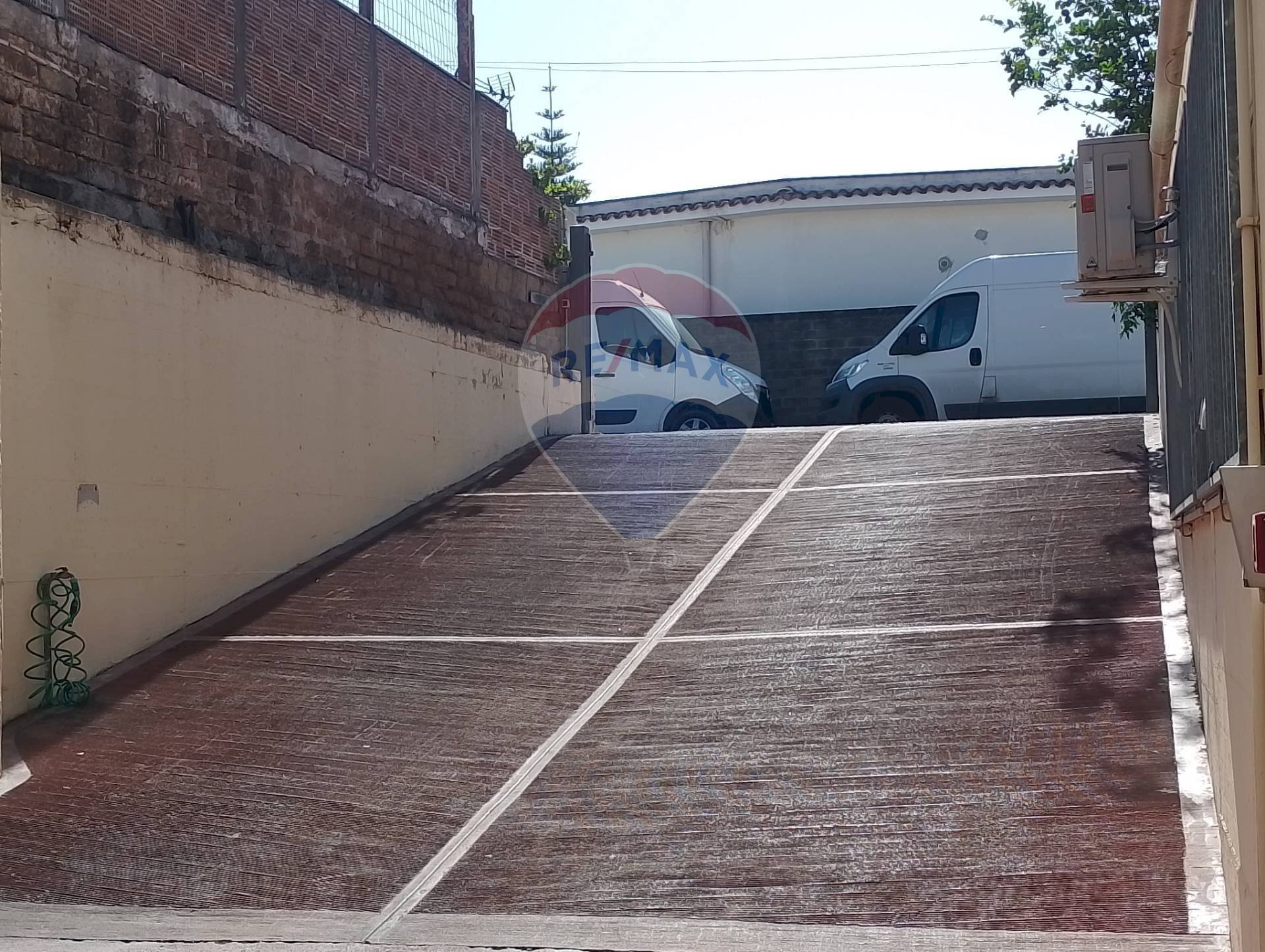 Parcheggio - Locale Commerciale Nettuno - foto 3