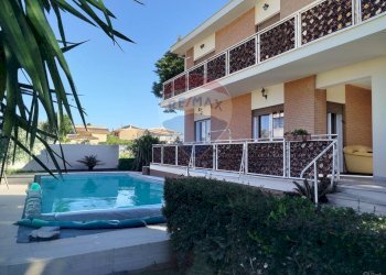 Piscina - Villa via Passo del Turchino
 
8, Nettuno - foto 1