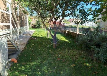 Giardino - Villa via Passo del Turchino
 
8, Nettuno - foto 6