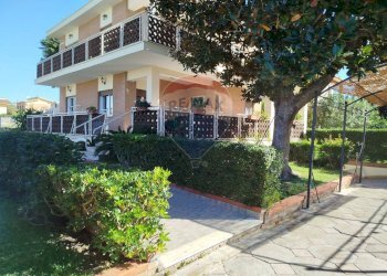 Casa all\'aperto - Villa via Passo del Turchino
 
8, Nettuno - foto 8