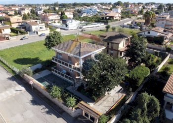 Edificio all\'aperto - Villa via Passo del Turchino
 
8, Nettuno - foto 32