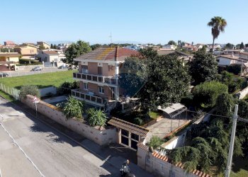 Edificio all\'aperto - Villa via Passo del Turchino
 
8, Nettuno - foto 35