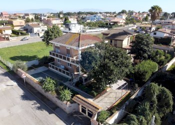 Edificio all\'aperto - Villa via Passo del Turchino
 
8, Nettuno - foto 36