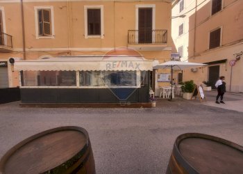 Edificio all\'aperto - Locale Commerciale Via Porto Neroniano
 
36, Anzio - foto 3