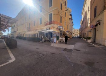 Edificio all\'aperto - Locale Commerciale Via Porto Neroniano
 
36, Anzio - foto 4