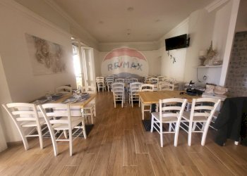 Sala da pranzo - Locale Commerciale Via Porto Neroniano
 
36, Anzio - foto 2