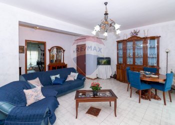 Sala da pranzo - Appartamento VIA IMMACOLATA
 
31, Catania - foto 4