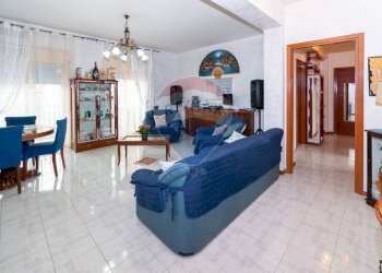 Sala da pranzo - Appartamento VIA IMMACOLATA
 
31, Catania - foto 5