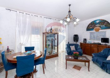 Sala da pranzo - Appartamento VIA IMMACOLATA
 
31, Catania - foto 6