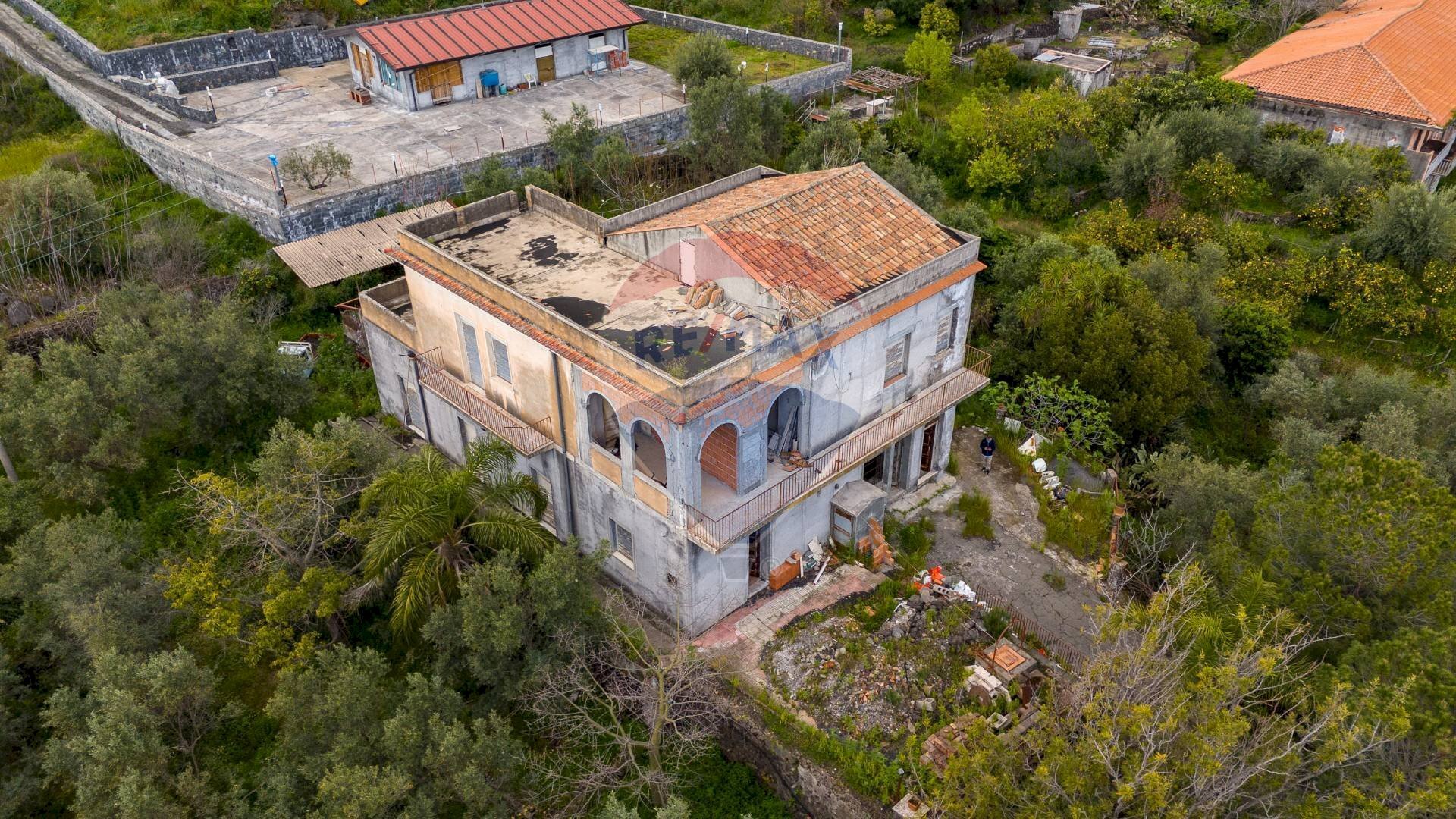 Edificio all\'aperto - Villa Via Tupazzo
 
35, Acireale - foto 1