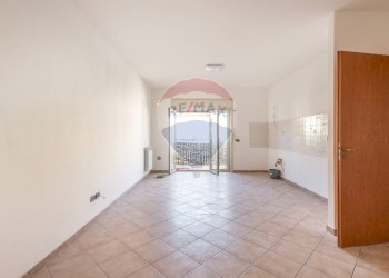 Stanza vuota - Trilocale Motta Sant'Anastasia - foto 2