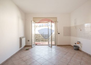 Stanza vuota - Trilocale Motta Sant'Anastasia - foto 3