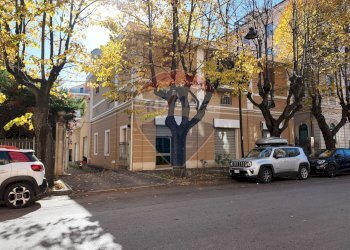 Edificio all\'aperto - Locale Commerciale viale vittoria colonna, Pescara - foto 1